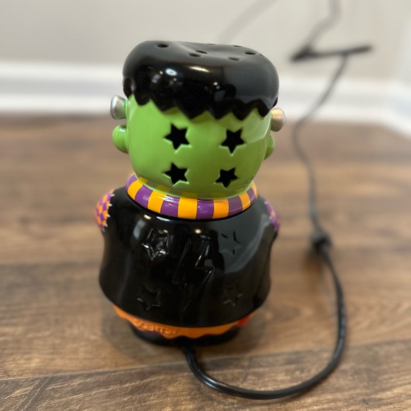Countdown to Halloween Scentsy Warmer - Picture 7 of 9